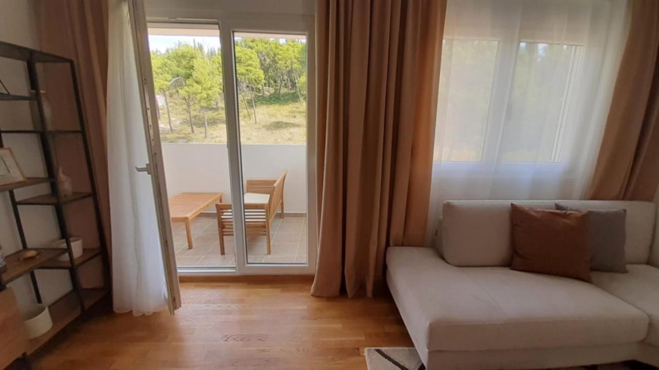 Apartments At Ljubovic Hill Park Подгорица Екстериор снимка