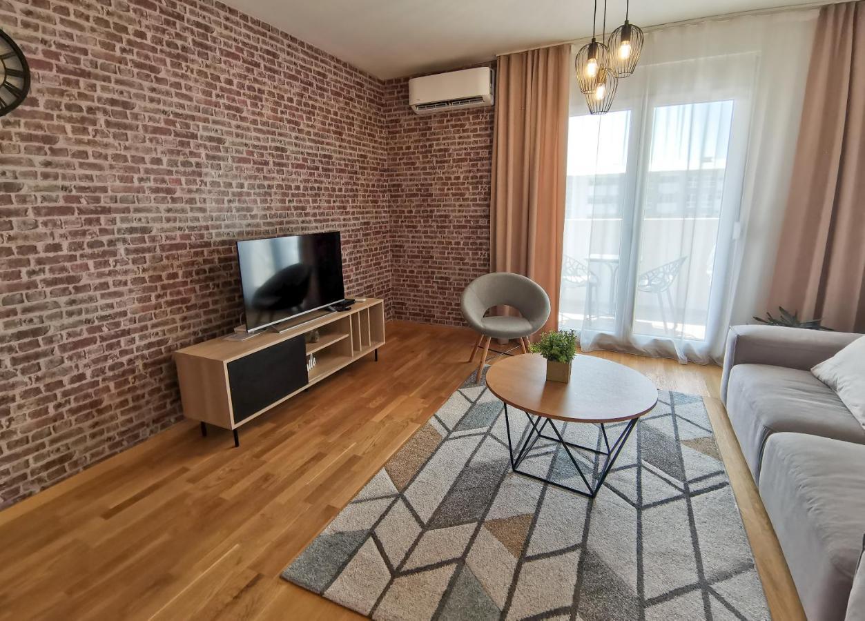 Apartments At Ljubovic Hill Park Подгорица Екстериор снимка